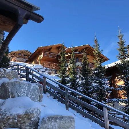 Chalet Les Bonheurs シャレー *