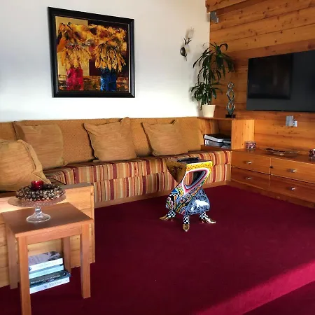 Chalet Les Bonheurs 木屋 南达